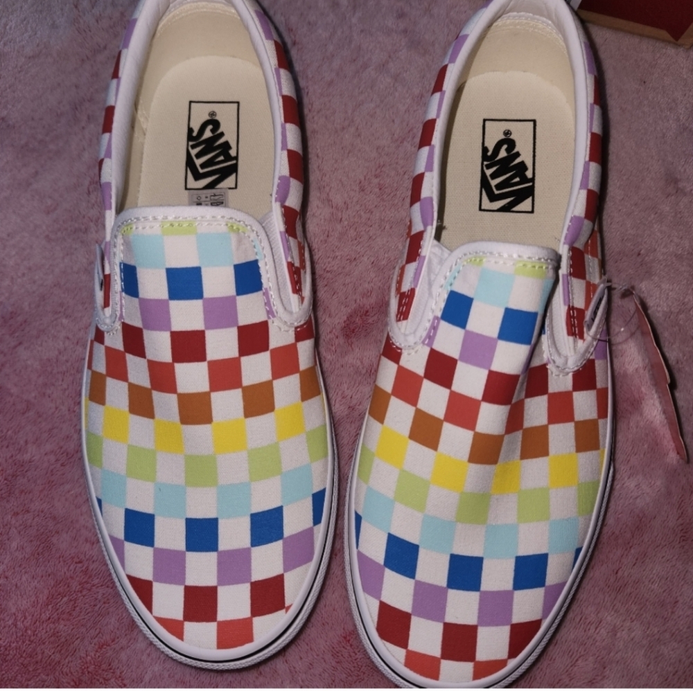 Vans classic slip on PRIDE Rainbow 🌈 checkerboard women's 10.9 men's 9 NIB